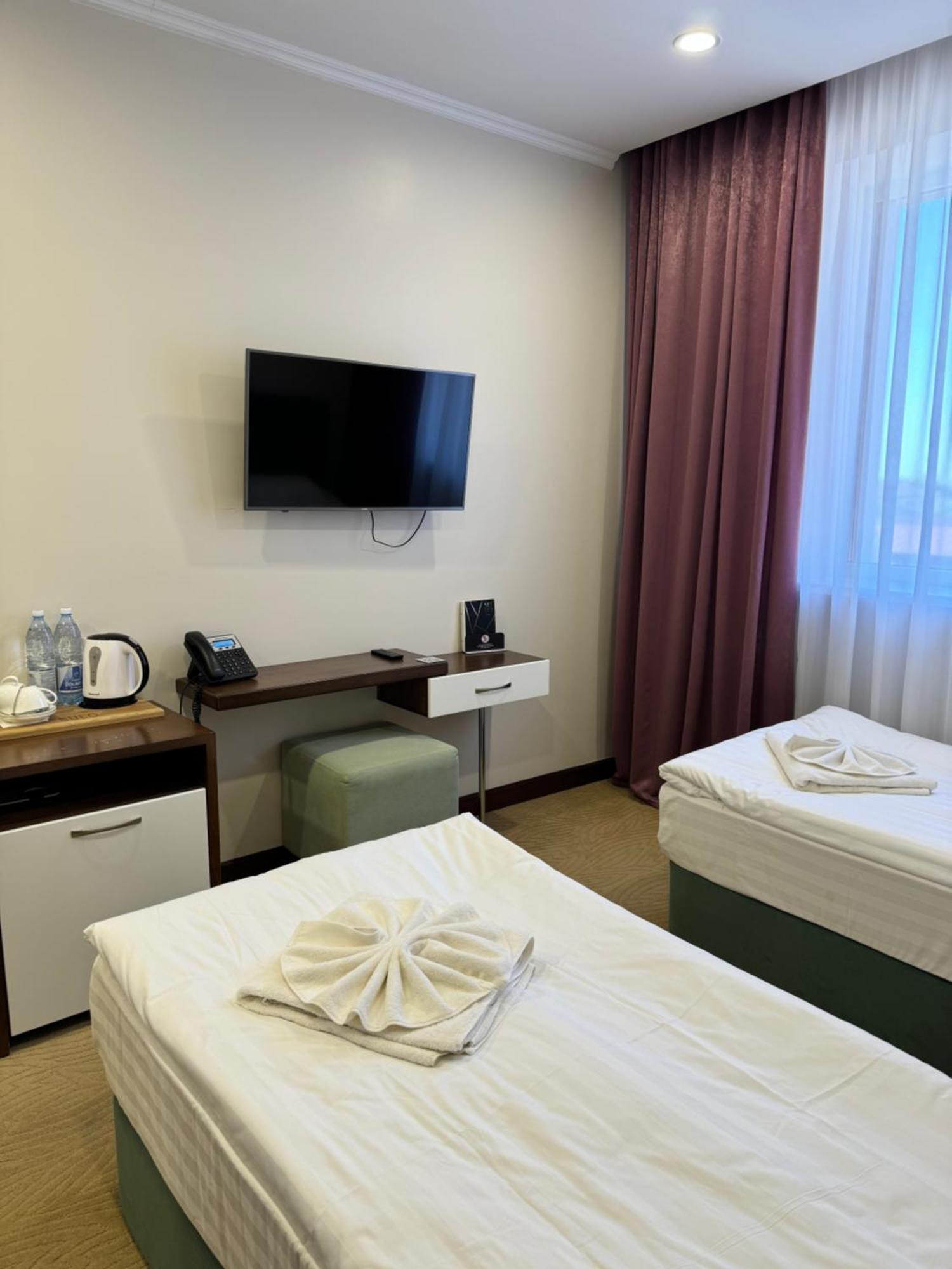 Sulo Atyrau Hotel Екстериор снимка