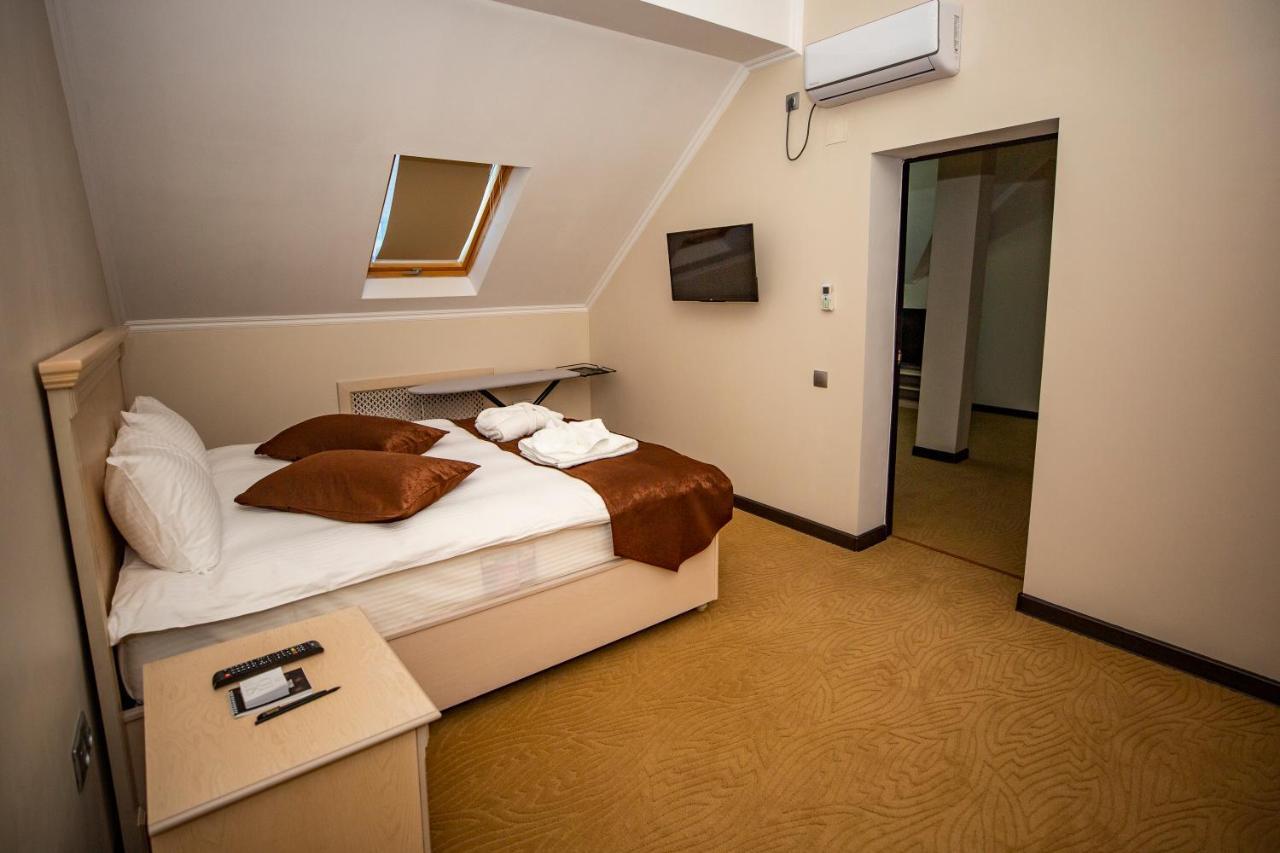 Sulo Atyrau Hotel Екстериор снимка
